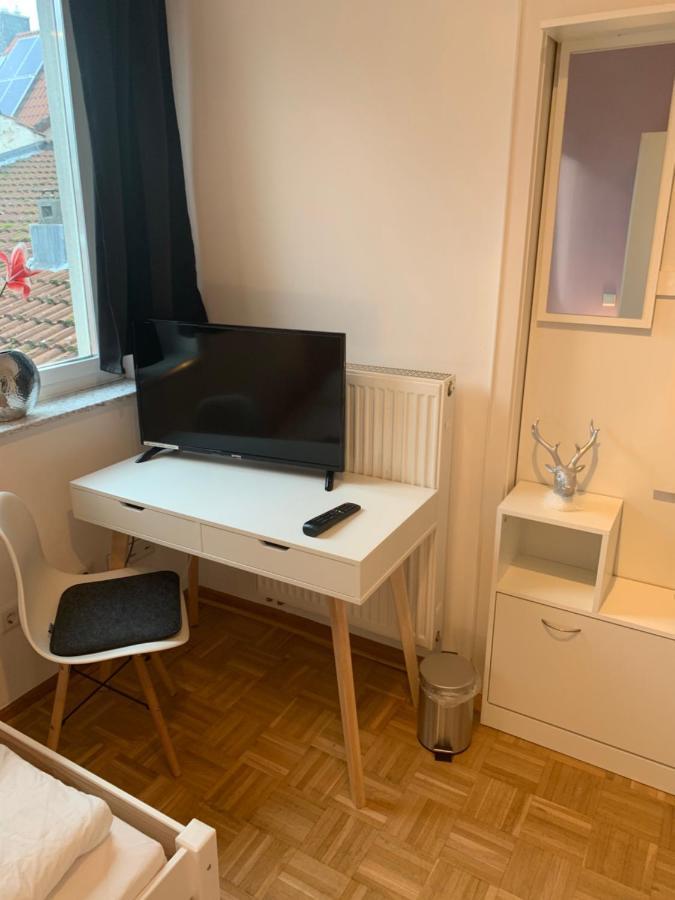 Aschaffapartment 4 Schlafzimmer Bis 10 Personen Bei Aschaffenburg Mainaschaff Esterno foto