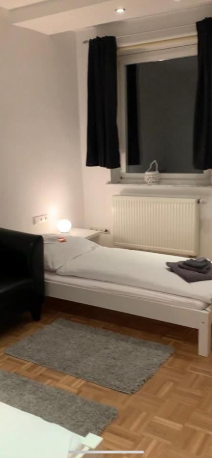 Aschaffapartment 4 Schlafzimmer Bis 10 Personen Bei Aschaffenburg Mainaschaff Esterno foto