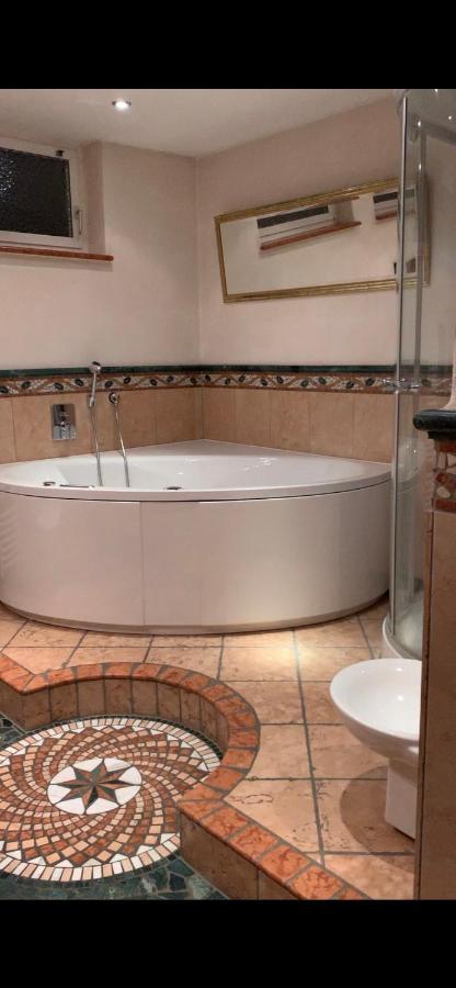 Aschaffapartment 4 Schlafzimmer Bis 10 Personen Bei Aschaffenburg Mainaschaff Esterno foto