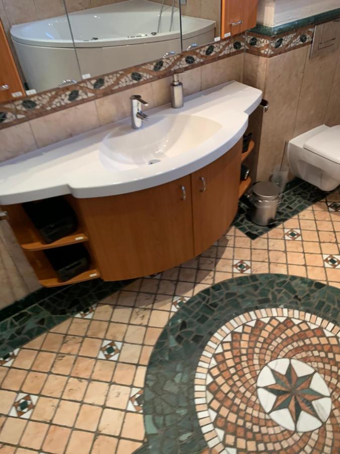 Aschaffapartment 4 Schlafzimmer Bis 10 Personen Bei Aschaffenburg Mainaschaff Esterno foto