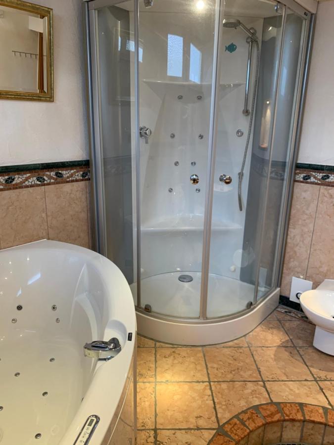 Aschaffapartment 4 Schlafzimmer Bis 10 Personen Bei Aschaffenburg Mainaschaff Esterno foto